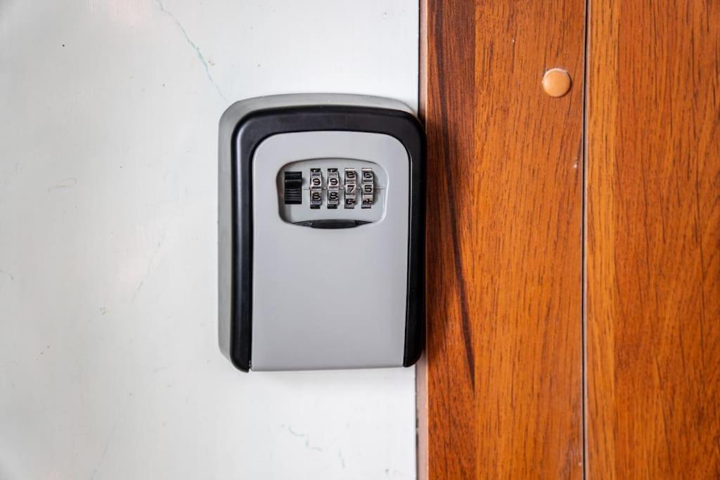 Modern Flat In Old Town Kaunas - Free Parking & Self Check-In Luaran gambar