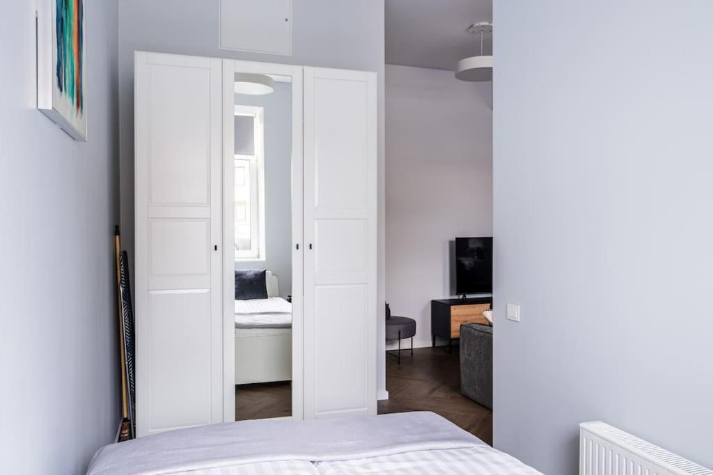 Modern Flat In Old Town Kaunas - Free Parking & Self Check-In Luaran gambar