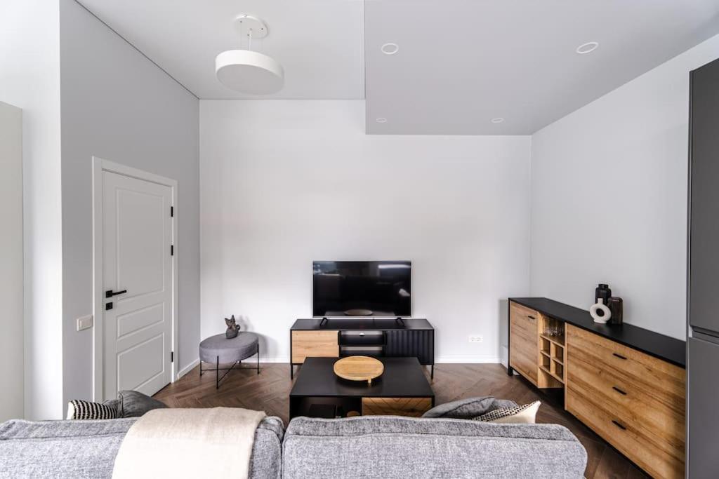 Modern Flat In Old Town Kaunas - Free Parking & Self Check-In Luaran gambar